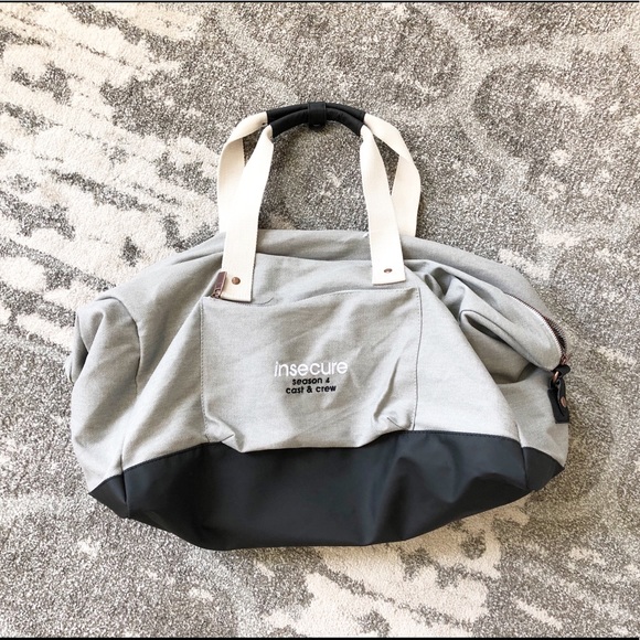 NWT Insecure x HBO Cutter & Buck Two Toned Lt. Grey and Black Weekend Duffel Bag - Picture 3 of 8
